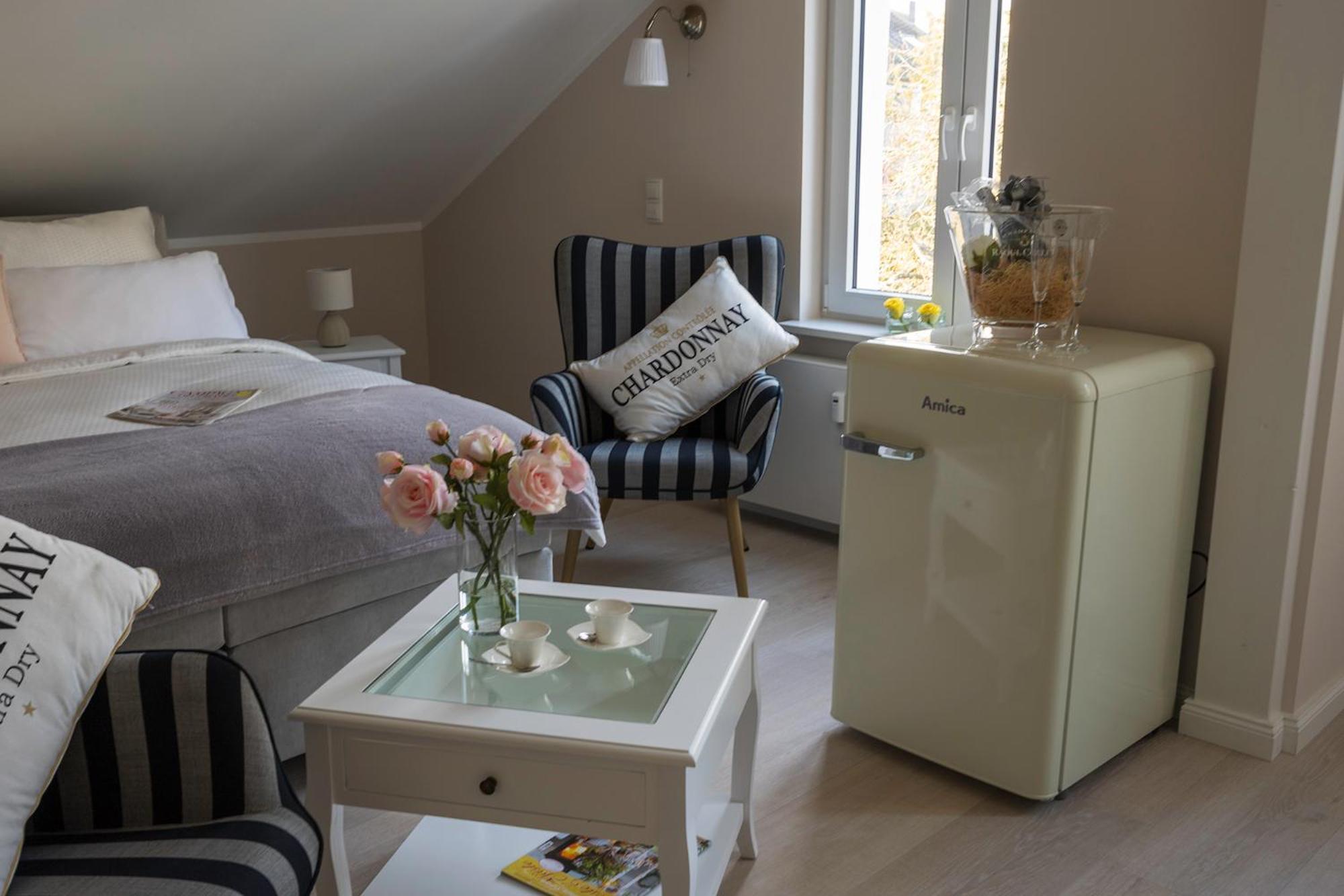 Nostalgie-Nest Mit Boxspringbett Lejlighed Mayen Eksteriør billede
